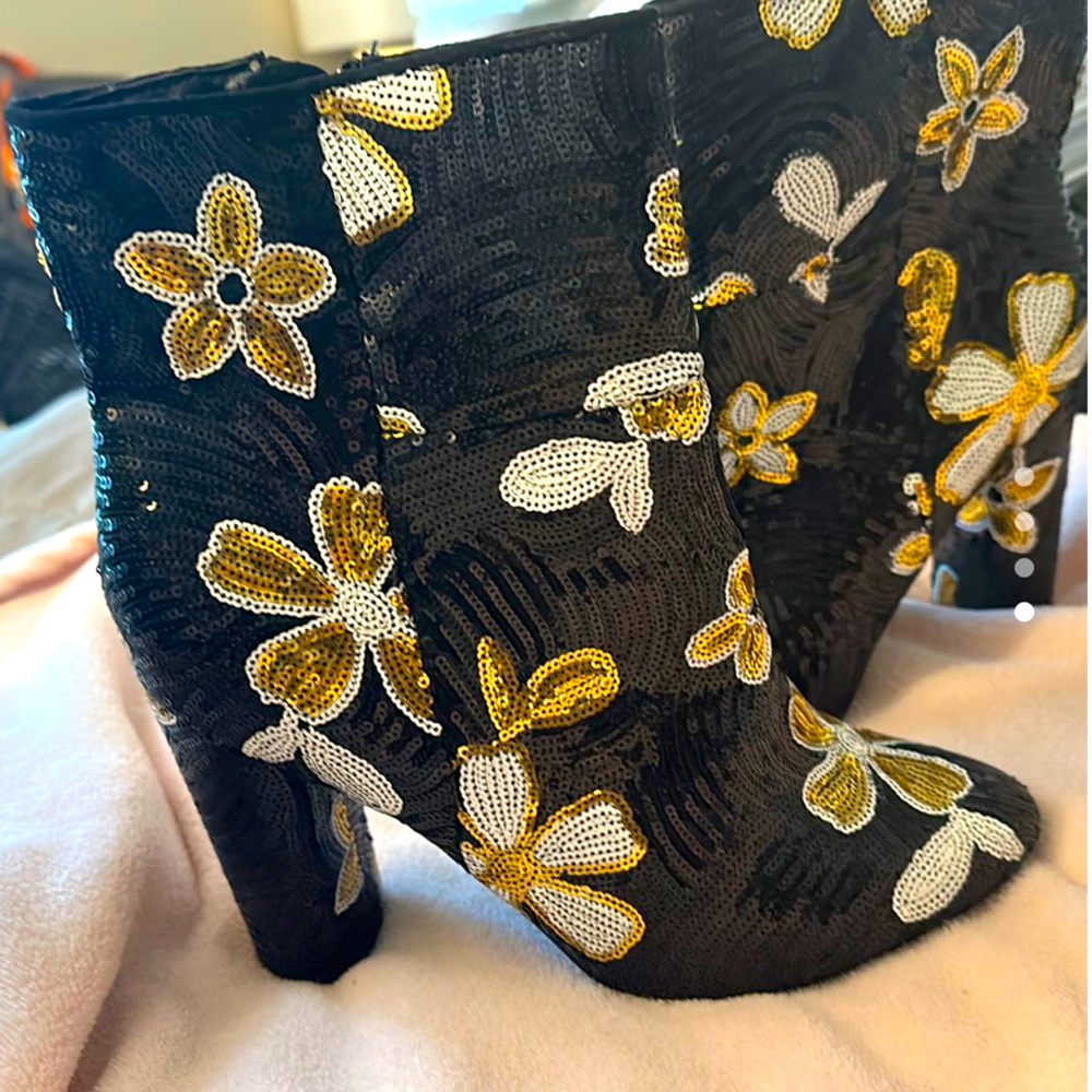Sz 11 Sequin Booties